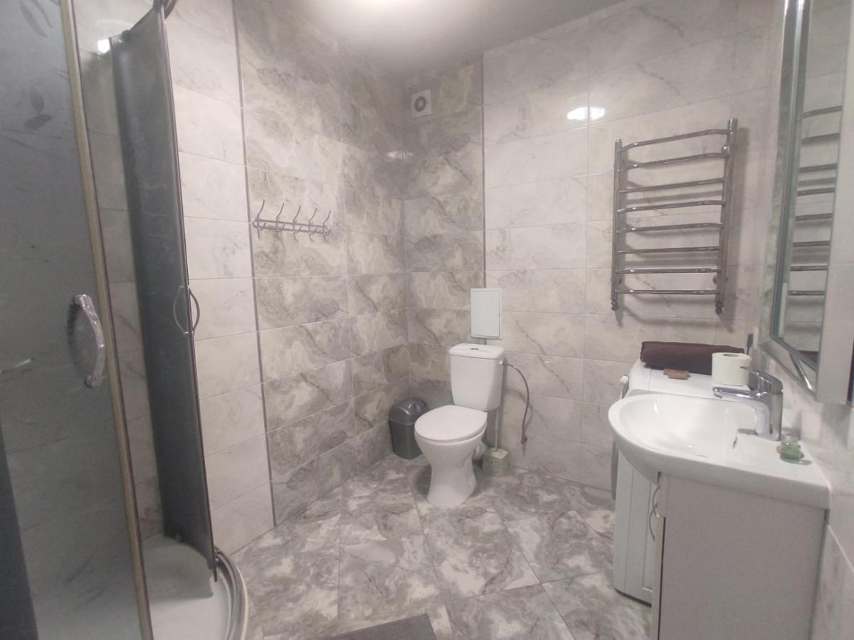 Апартаменти В Новобудові В Жк Фамілія Lviv Ngoại thất bức ảnh